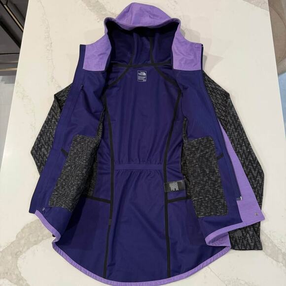 The North Face Dyvinity Jacket Womens Medium Purple Lightweight Hooded Thumbhole - Picture 4 of 10